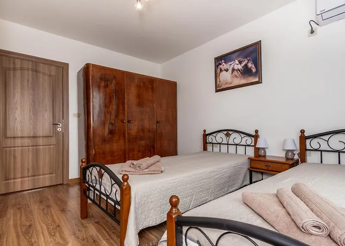 за гости во1 Бургас